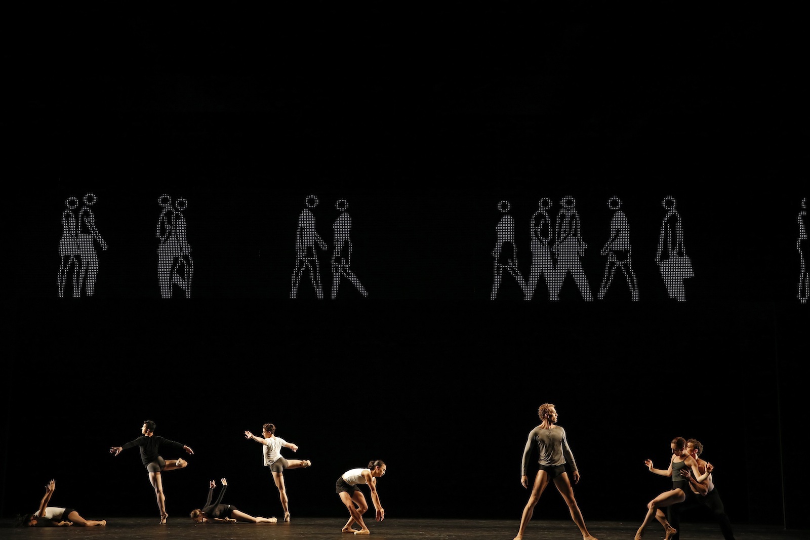 Artists of the Australian Ballet in 'Infra'.
Photo: JEFF BUSBY